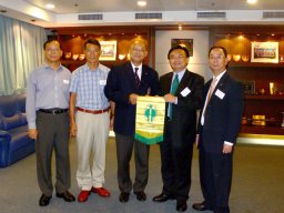 Exchange of souvenir 1